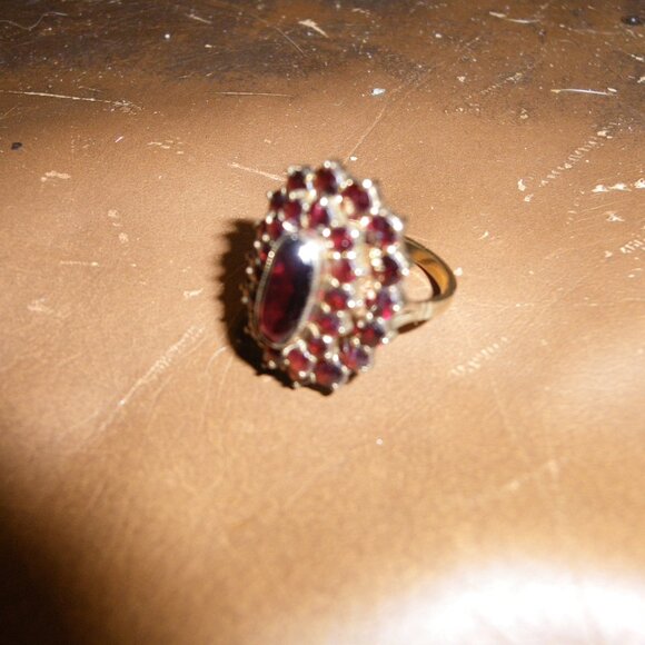 Vintage Antique 585 (14K Gold) Women's Cocktail Ring w/ Large Garnets Cluster - Picture 2 of 4